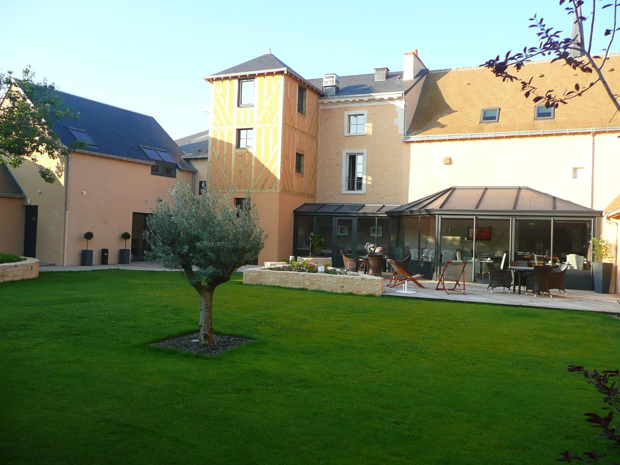 Hotel Le Saint Aubin Chevillé Eksteriør bilde
